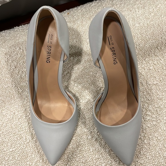 Call it Spring pumps in dove grey - Picture 2 of 6